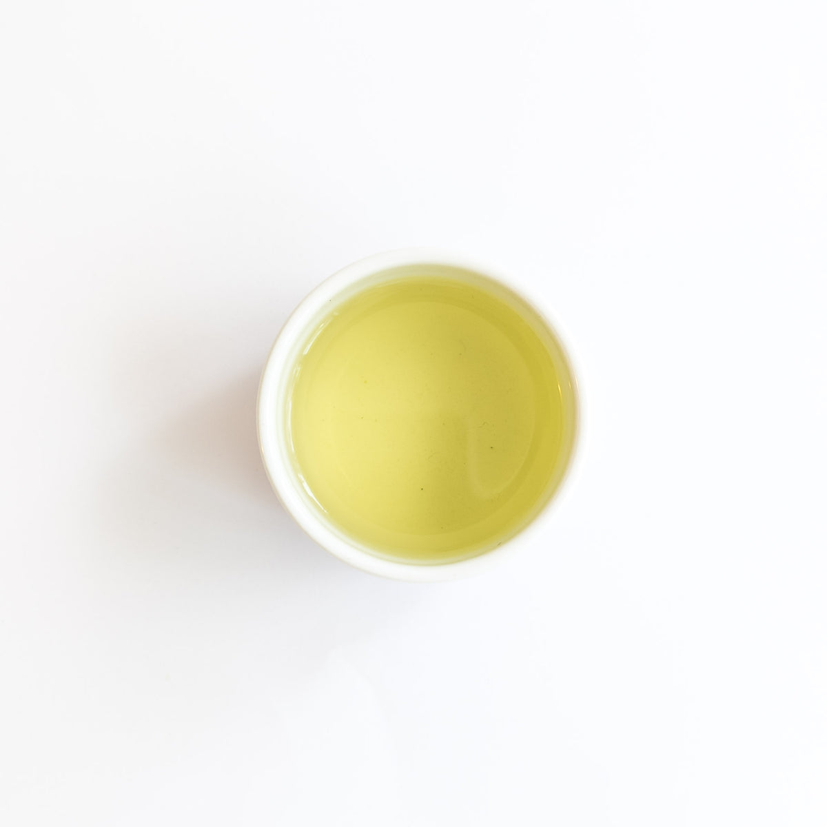 Infusion de kabusecha japonais, the vert ombrage a la couleur jaune vert