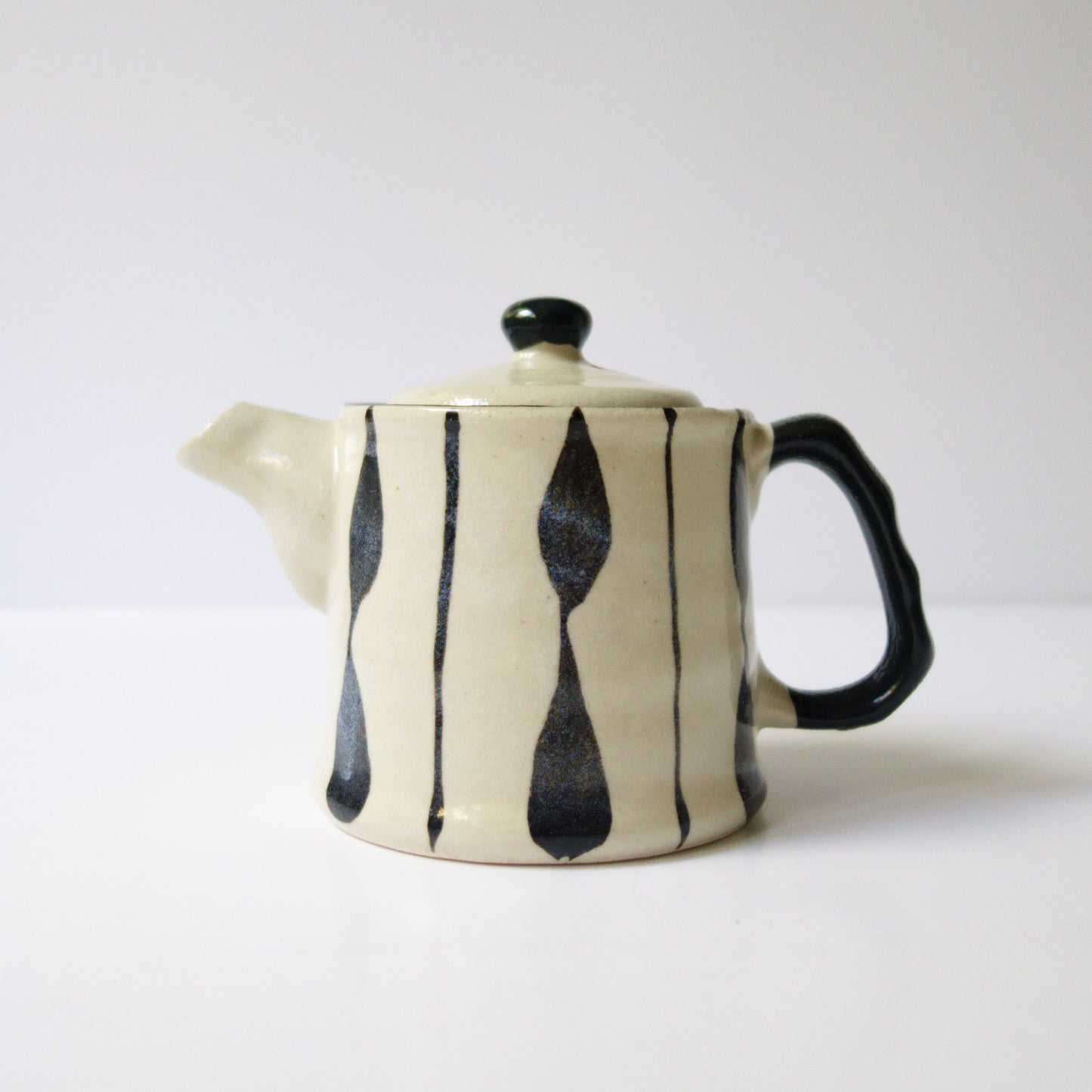 THÉIÈRE —Herebe marron—