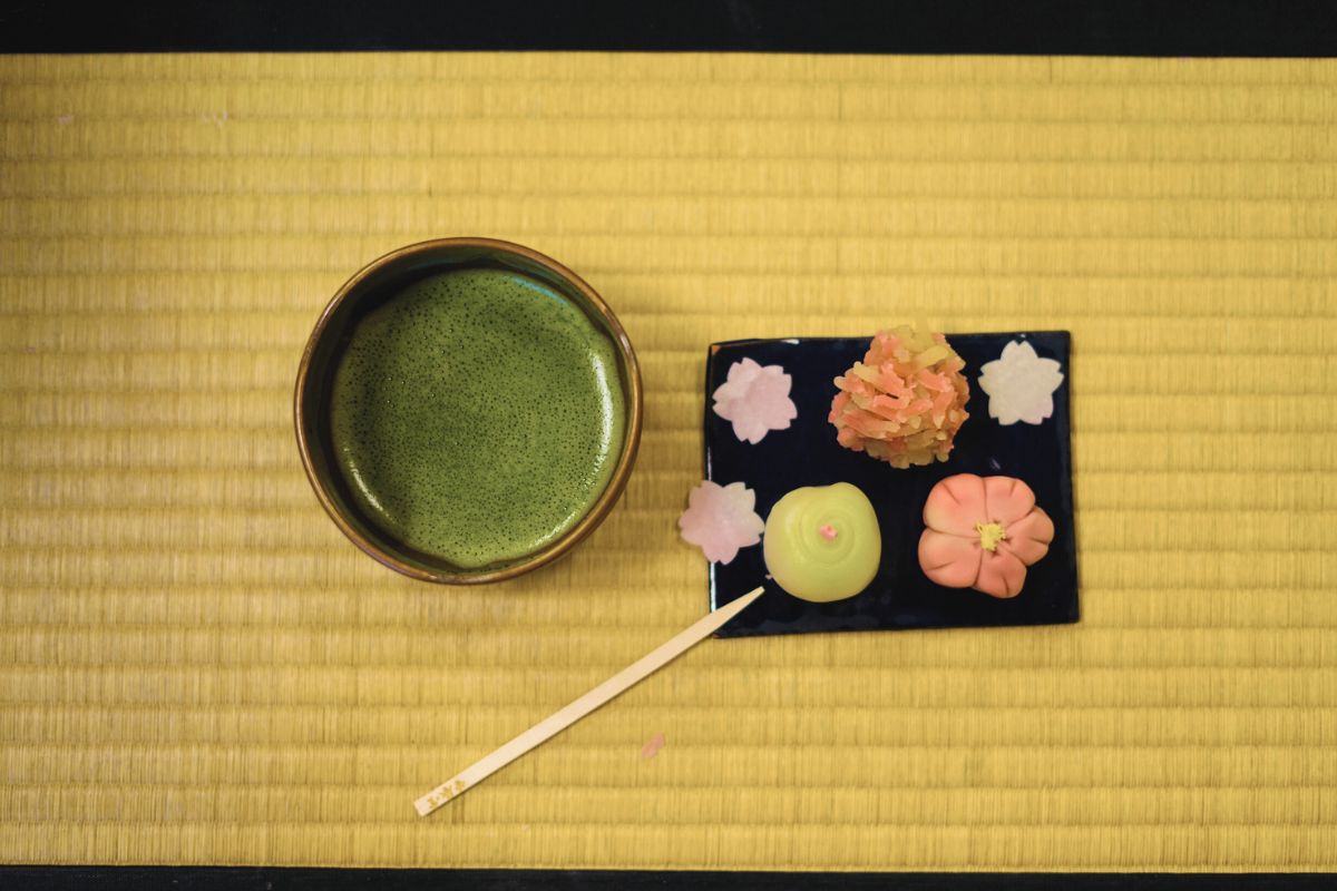 Mariages parfaits avec le matcha : douceurs japonaises et pâtisseries françaises