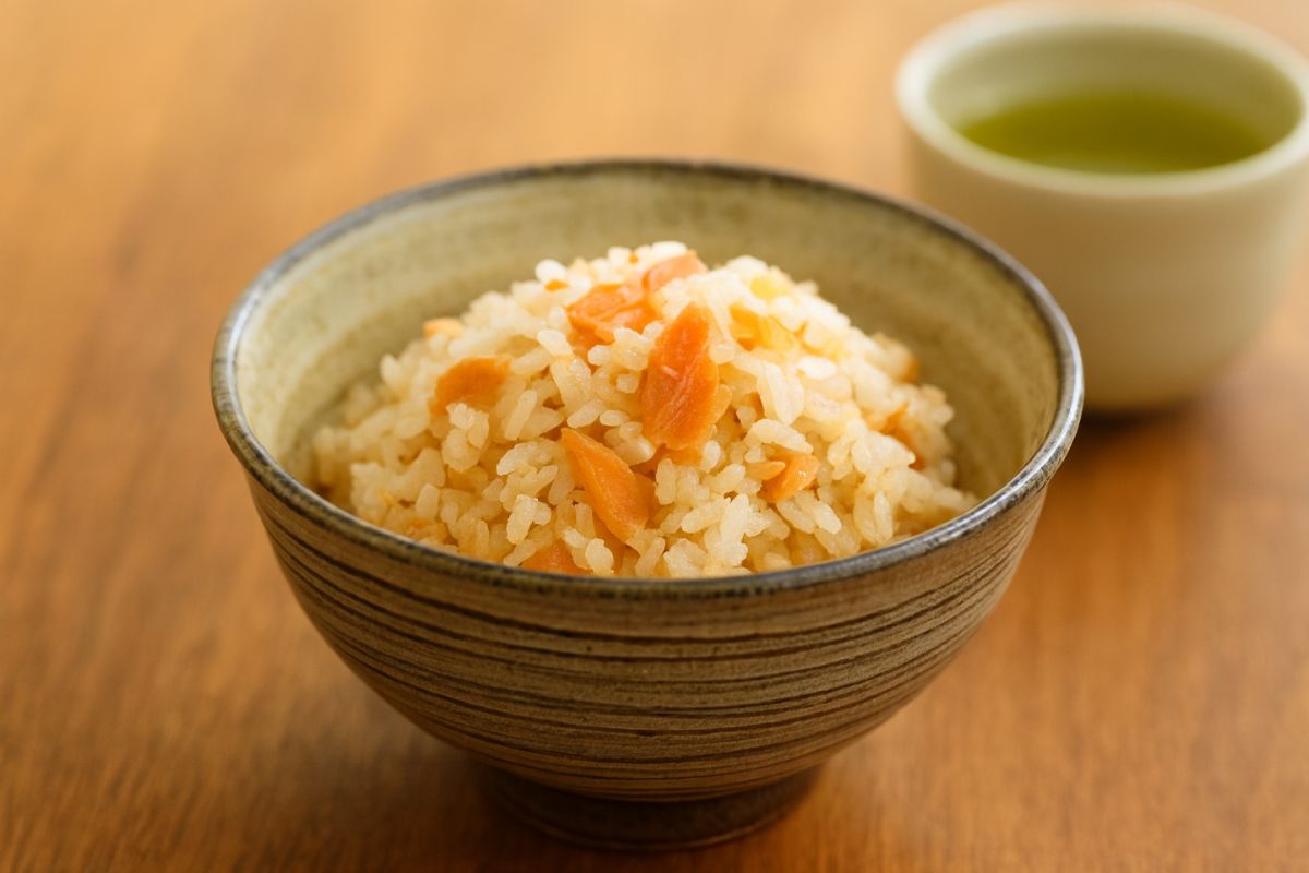 Takikomi Gohan au saumon – Riz japonais parfumé